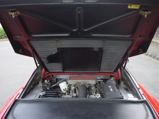 フェラーリ328画像エンジン